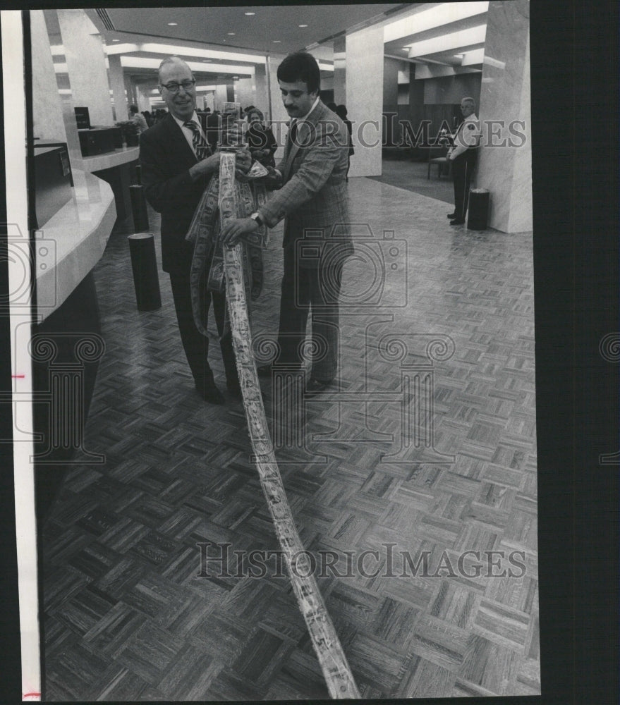 1975 Press Photo Ribbon Cutting Ceremony/US Dollar Bill - RRW35763 - Historic Images