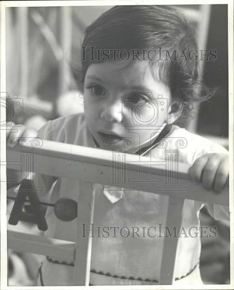 1964 Press Photo Mark Cohen Teachings Allergy Cows Milk - RRW35819 - Historic Images