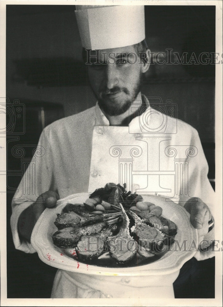 1981 Press Photo Chef Coatrieux with rock of lamb - RRW35841 - Historic Images