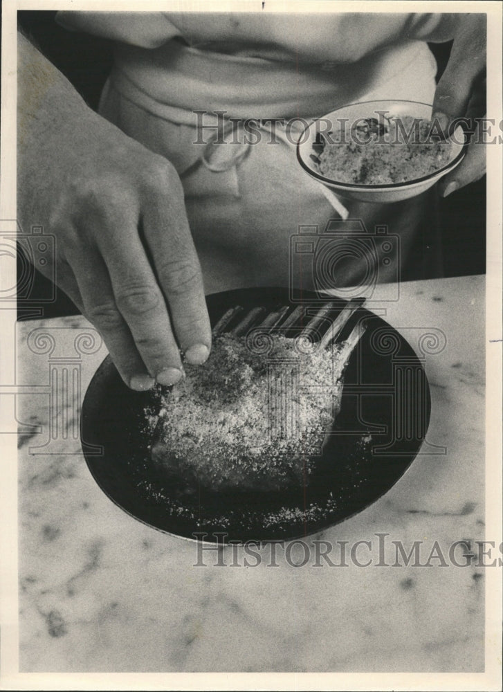 1981 Press Photo Rack of Baked Lamb With Pastry - RRW35843 - Historic Images