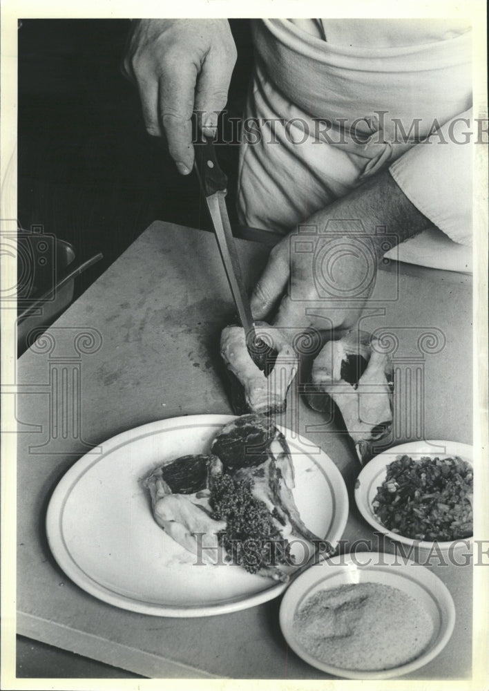 1982 Press Photo Eugene Burger&#39;s Valentine Lamb Dish - RRW35855 - Historic Images