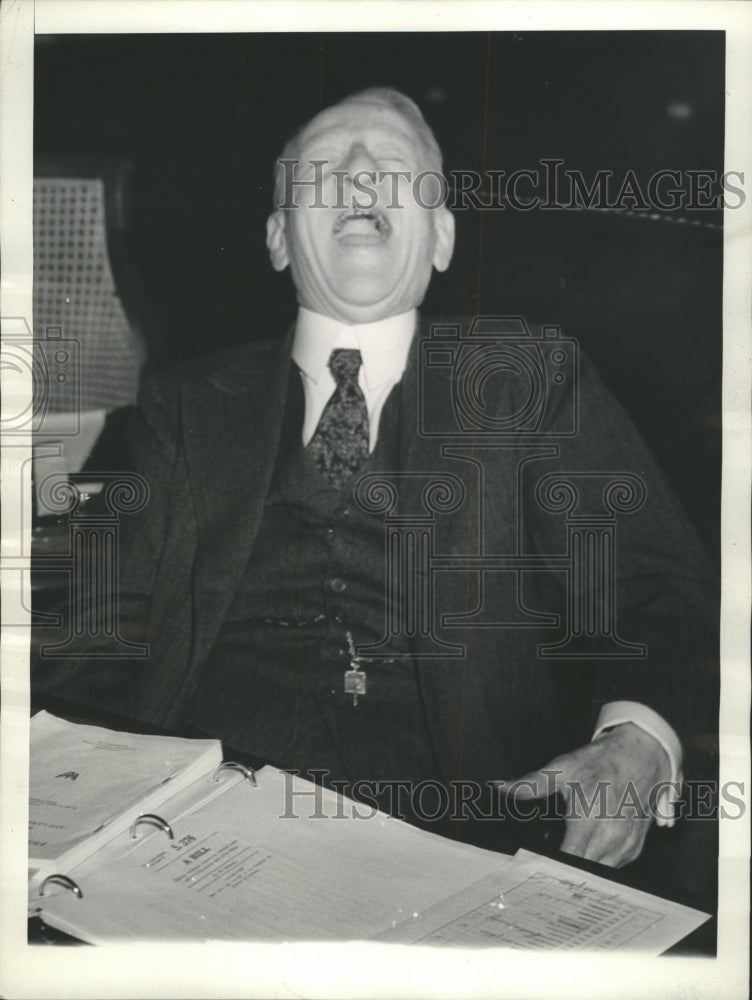 1943 Press Photo Man Laughing - RRW35977 - Historic Images