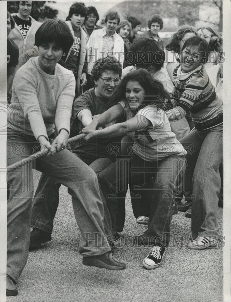 1977 Press Photo Greek Week U of I Circle Campus - RRW35991 - Historic Images