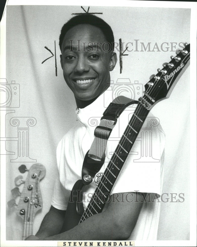 1989 Press Photo Steven Kendall Guitar Entertainer - RRW36033 - Historic Images