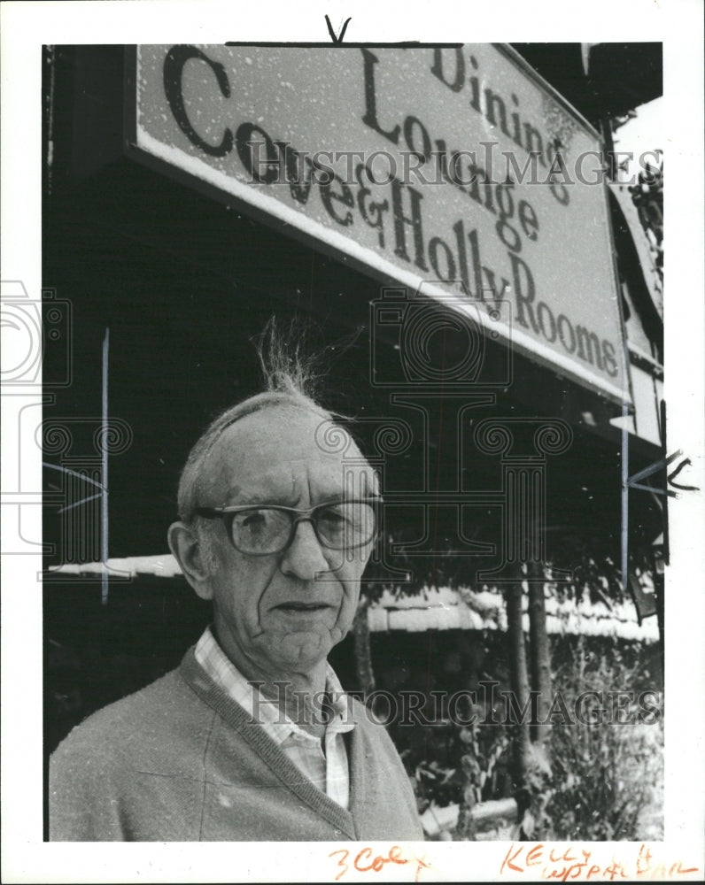 1983 Press Photo Maurice Kelly,director of Holly Garden - RRW36035 - Historic Images