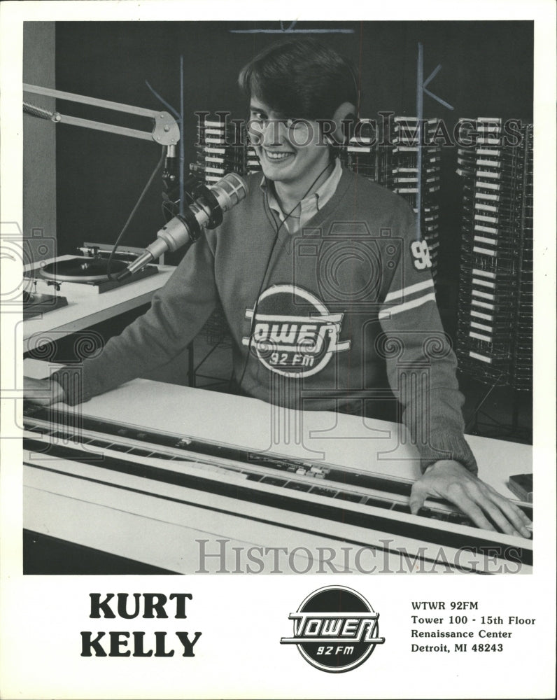 1982 Press Photo Kurt Kelly, Deejay Tower 92 FM - RRW36055 - Historic Images