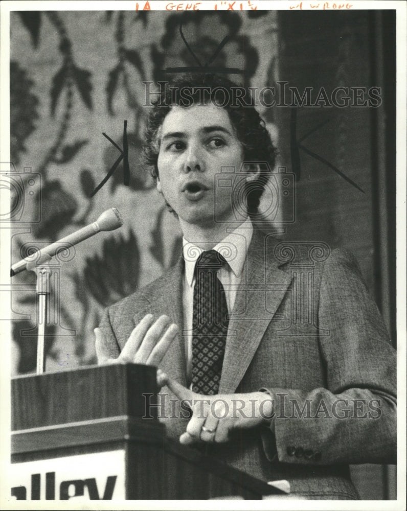 1980 Press Photo Eugene Keilien Financial Advisor - RRW36107 - Historic Images