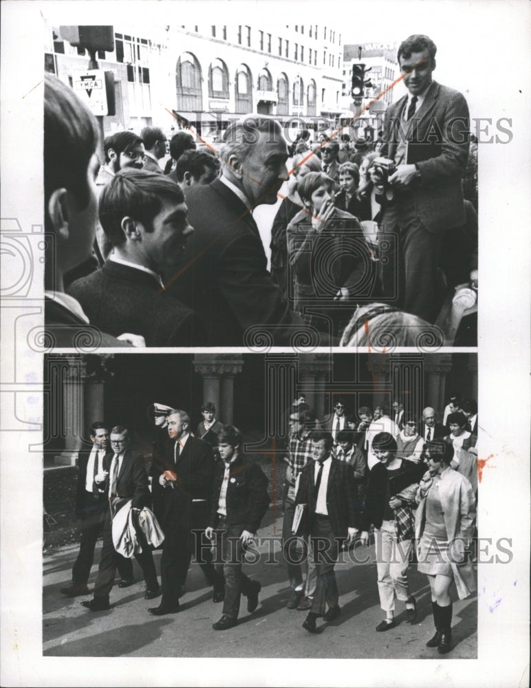 1957 Press Photo Eugene McCarthy Campaigns - RRW36321 - Historic Images