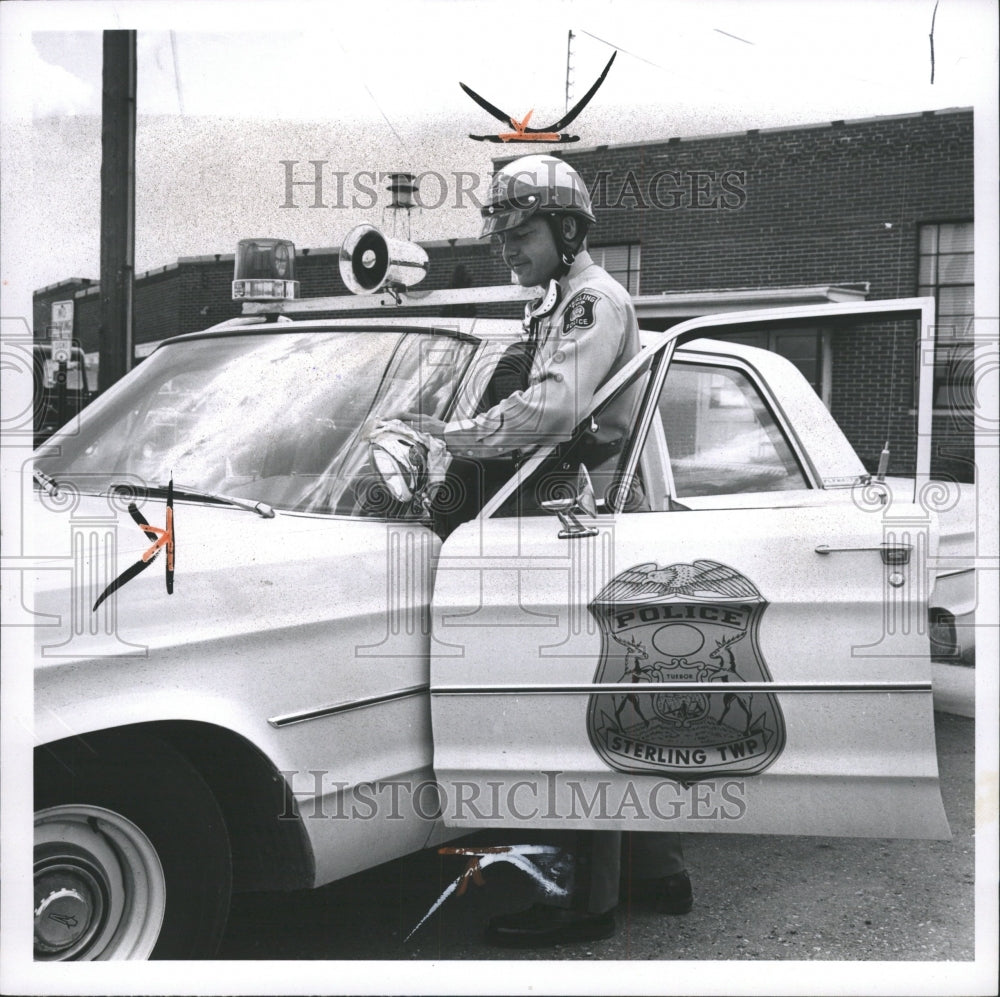 1966 Press Photo Patrolman New Police Car - RRW36339 - Historic Images