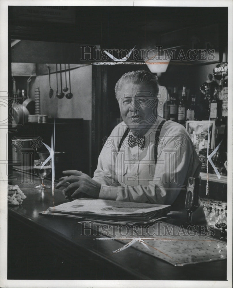 1959 Press Photo Jack Oakie Actor Passing Show - RRW36393 - Historic Images