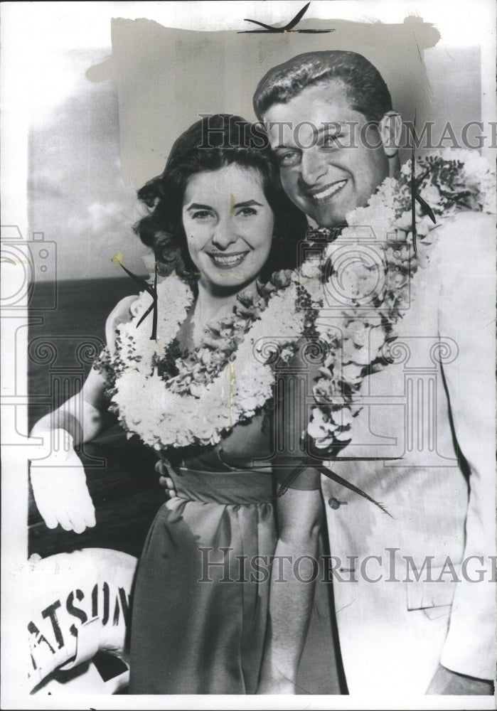 1959 Press Photo Brien Margaret Actress Husband Allen - RRW36603 - Historic Images