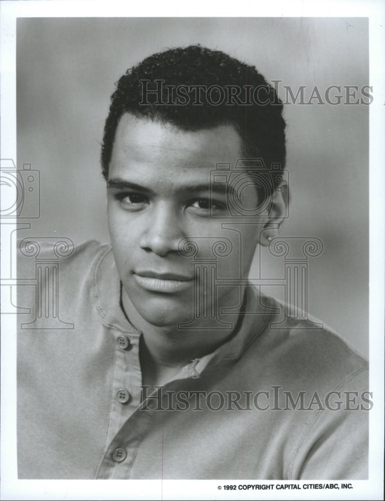 1992 Press Photo Actor Donald Whitfield - RRW36619 - Historic Images