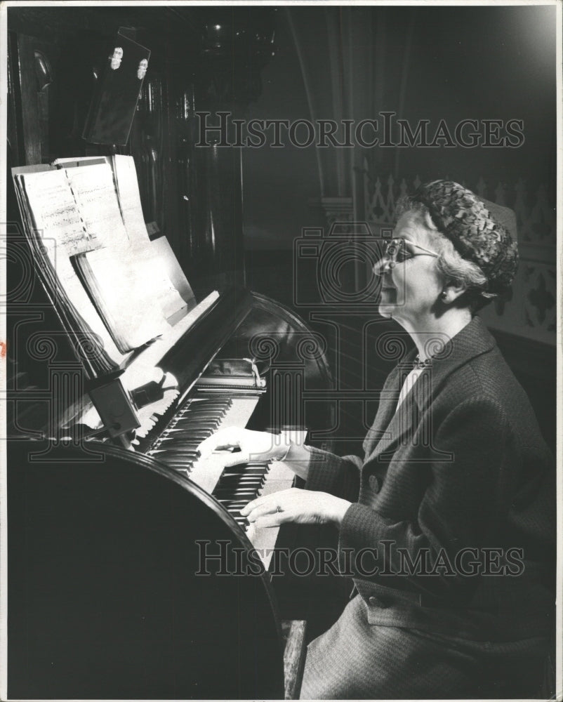 1963 Press Photo Norma Whitman Organist - RRW36743 - Historic Images