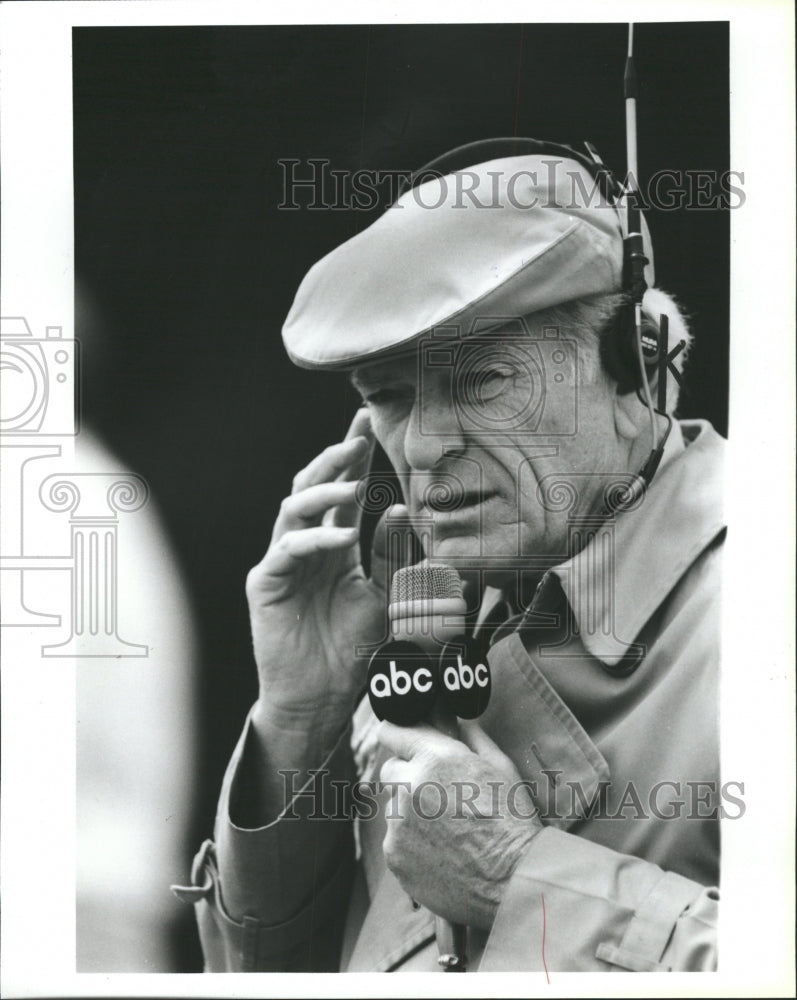 1985 Press Photo Jack Whitaker American Sportscaster - RRW36763 - Historic Images