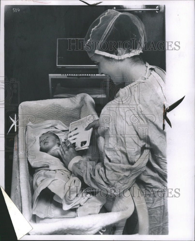 1960 Press Photo NURSE KATTY JOHNSON DETROIT - RRW36803 - Historic Images