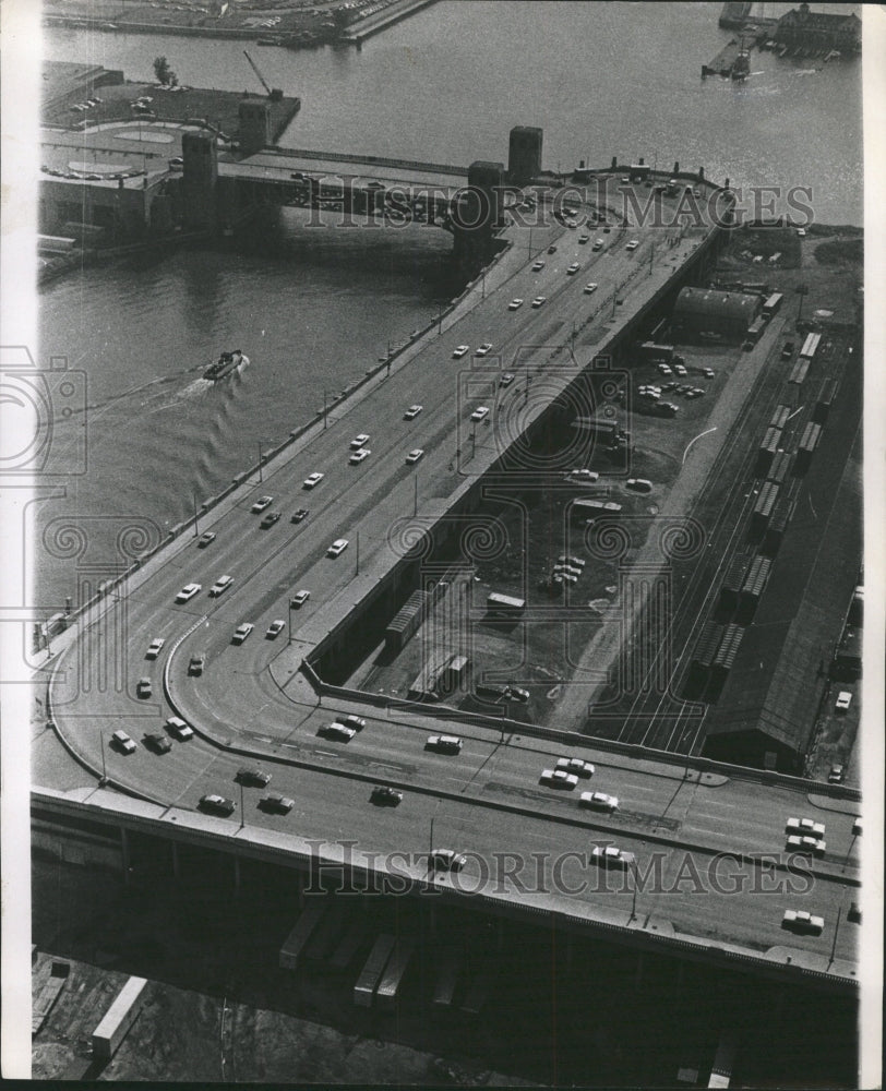 1967 Press Photo Traffice Chicago Illinois Bridges - RRW36853 - Historic Images