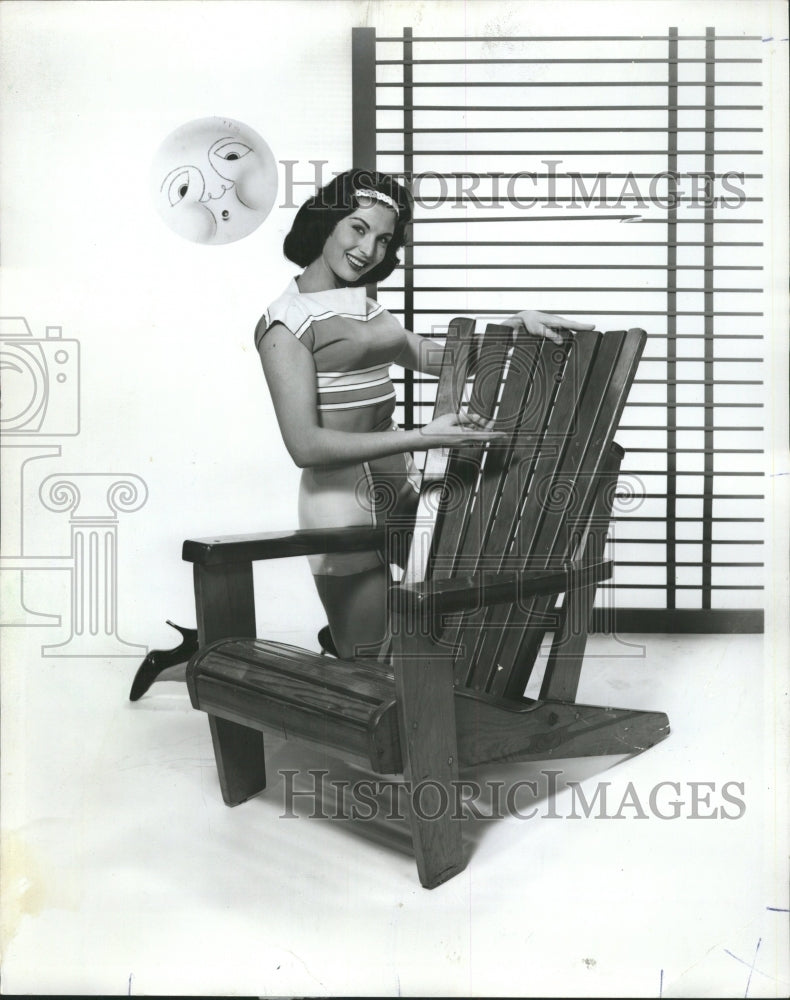 1970 Press Photo Outdoor Furniture Lawn Chair - RRW36863 - Historic Images