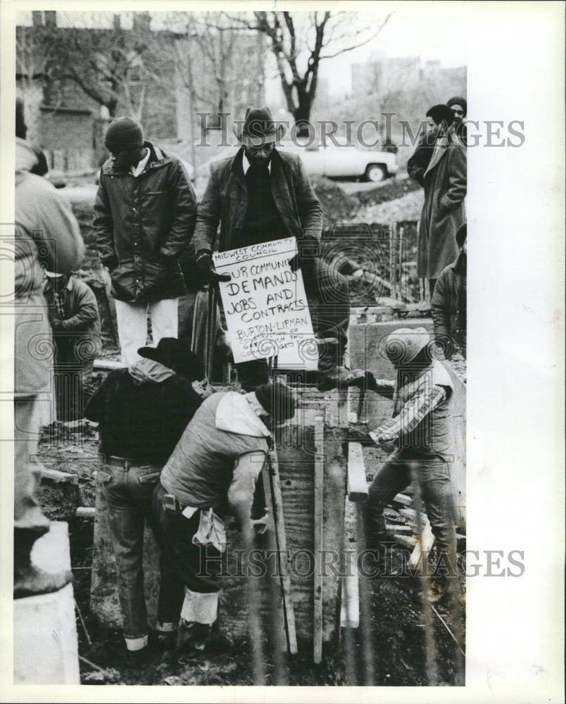 1982 Press Photo Midwest Community Council Protest - RRW36875 - Historic Images