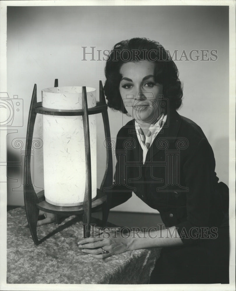 1966 Press Photo Easy to make inexpensive lamp. - RRW36913 - Historic Images