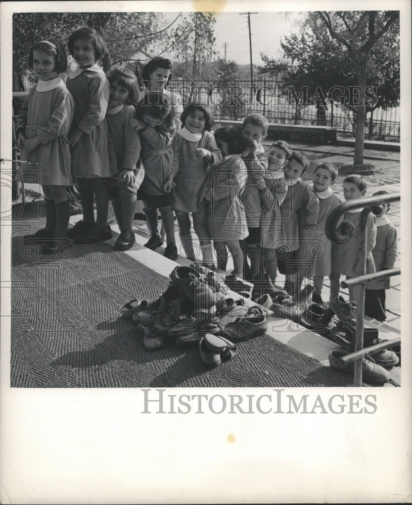 1950 Press Photo Unicef Children Clothing Aid - RRW36975 - Historic Images