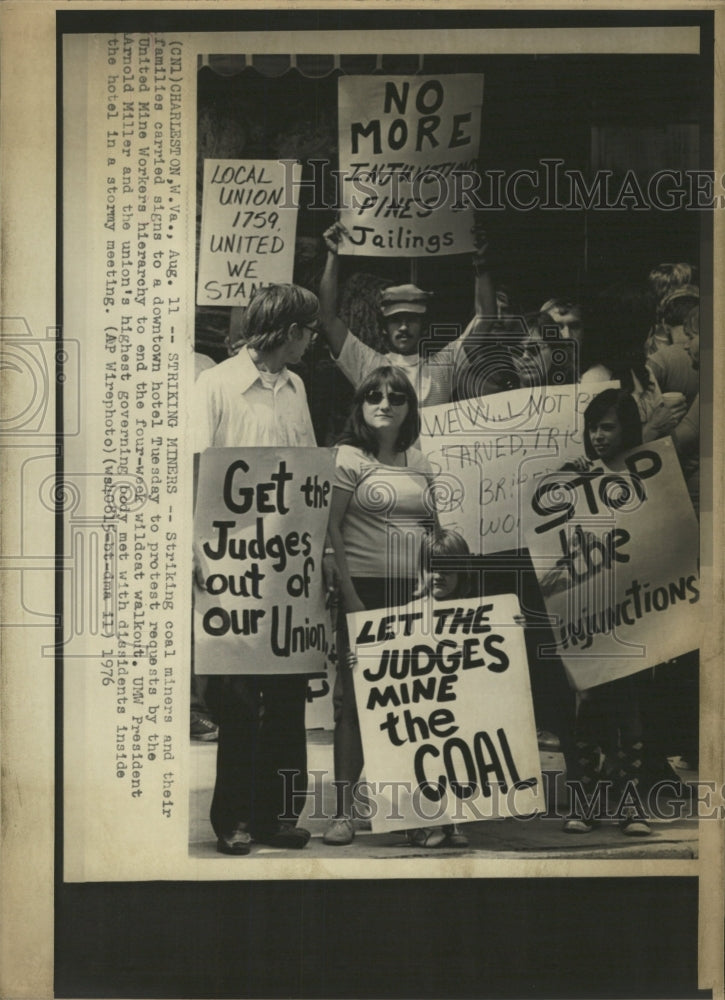 1976 Press Photo Striking Coal Miners - RRW37129 - Historic Images