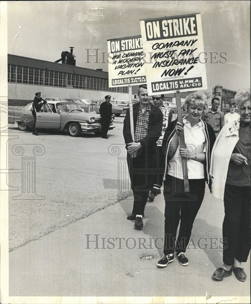 1965 Press Photo Picket Gate Wilson Good River Grove - RRW37345 - Historic Images