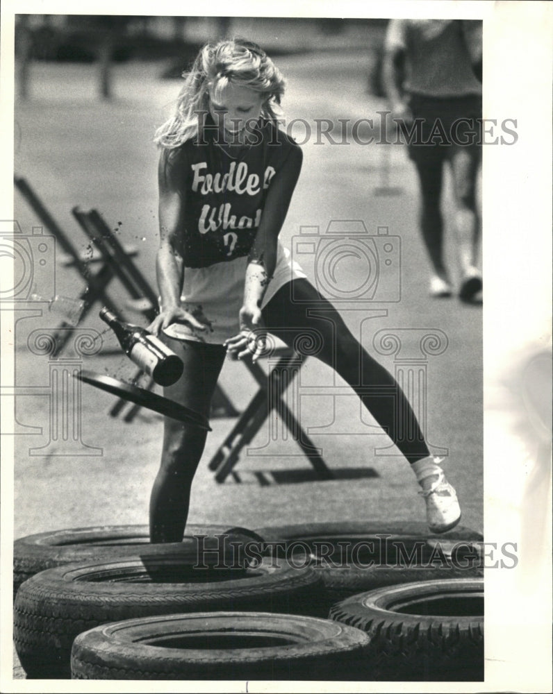 1985 Press Photo A Chicodo Bastille Day Waiters Race - RRW37483 - Historic Images