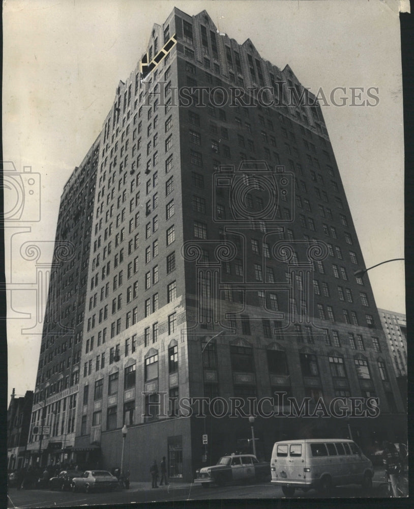 1975 Press Photo Housing complex where 3 men were kille - RRW37557 - Historic Images