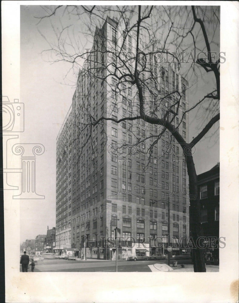 1963 Press Photo 20-story Apartment building 10 W. Elm - RRW37559 - Historic Images