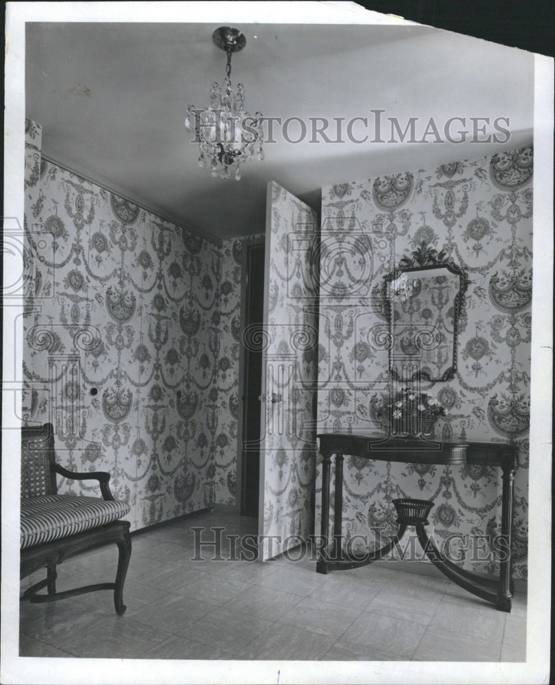 1972 Press Photo Toile Wallpaper Covers Everything - RRW37561 - Historic Images