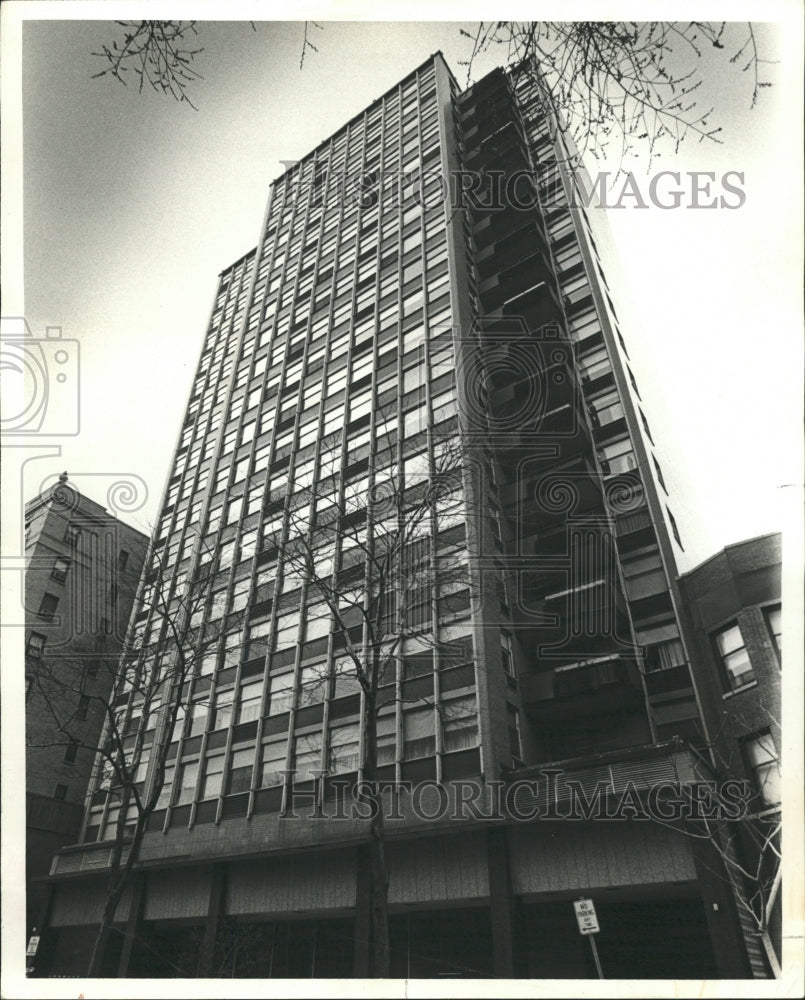 1979 Press Photo 30 E Elm Apts Convert Condos Chicago - RRW37577 - Historic Images