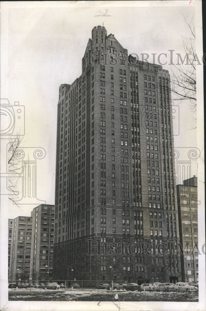 1956 Press Photo Apartment house at East End - RRW37683 - Historic Images