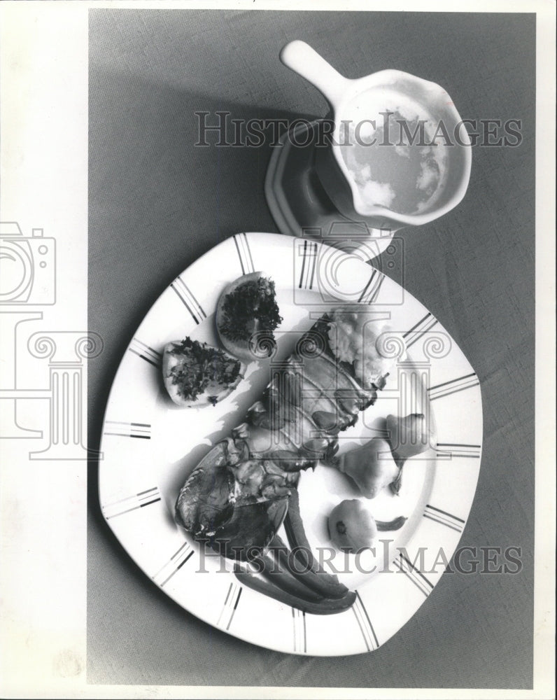 1989 Press Photo Lobster Meal - RRW37929 - Historic Images