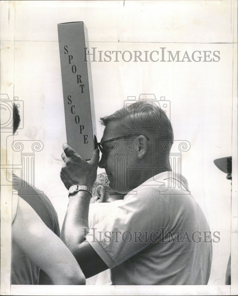 1963 Press Photo Western Open Tournament Fan Periscope - RRW38023 - Historic Images