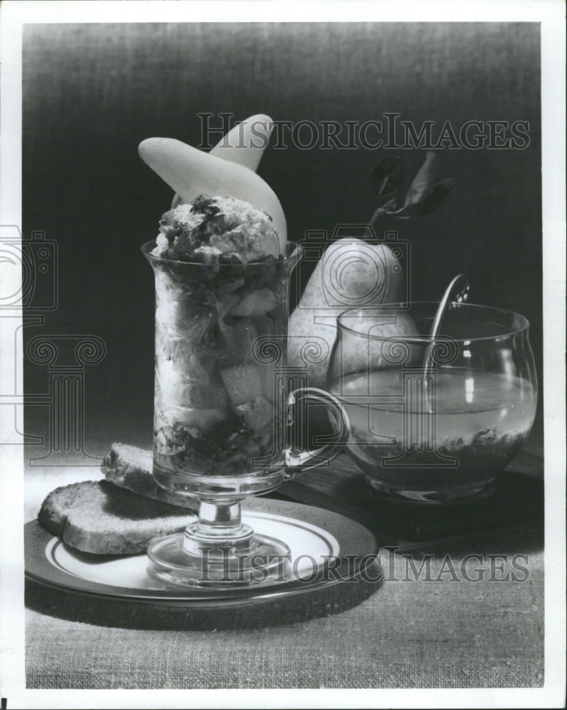 1978 Press Photo Pear Fruit Recipe Ideas Pear Crisp - RRW38201 - Historic Images