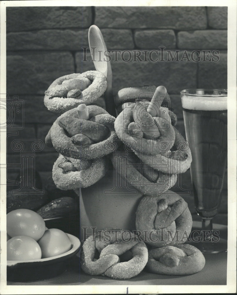 1973 Press Photo Homemade Pretzels Beer Dill Pickles - RRW38405 - Historic Images