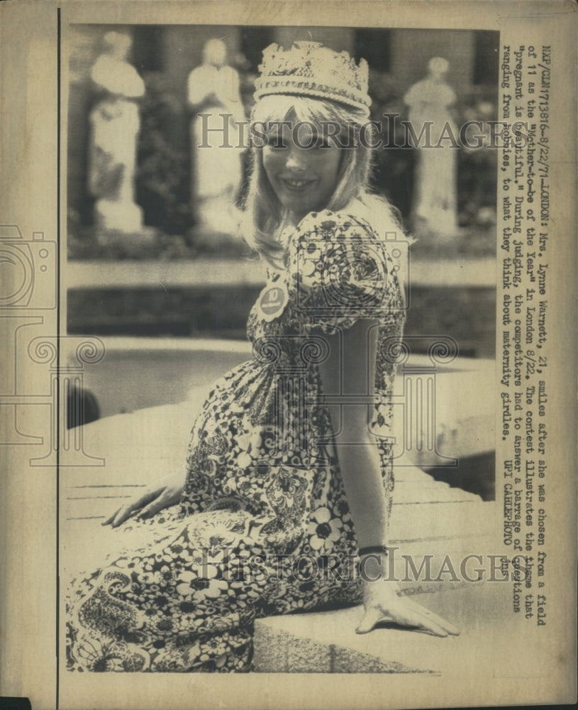 1971 Press Photo Lynne Warnett Mother To Be Award - RRW38419 - Historic Images