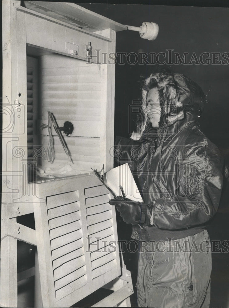 1957 Press Photo Weather O&#39;Hare Temperature - RRW38469 - Historic Images