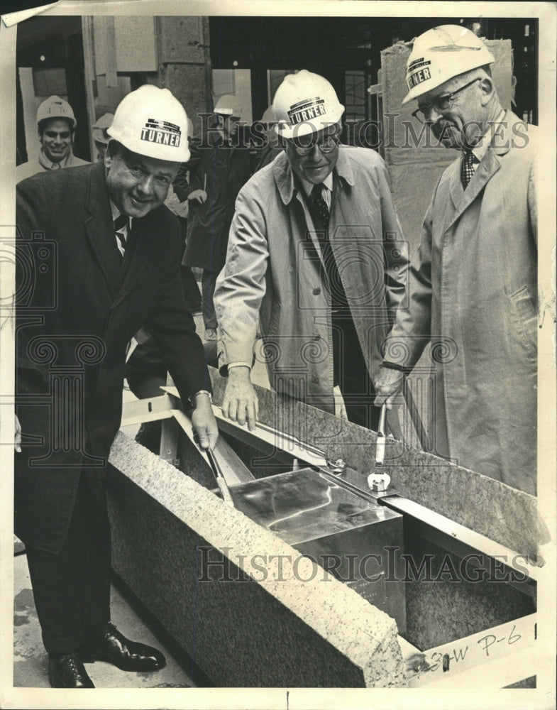 1973 Press Photo Staub Smith Fuller Northern Trust Bank - RRW38761 - Historic Images