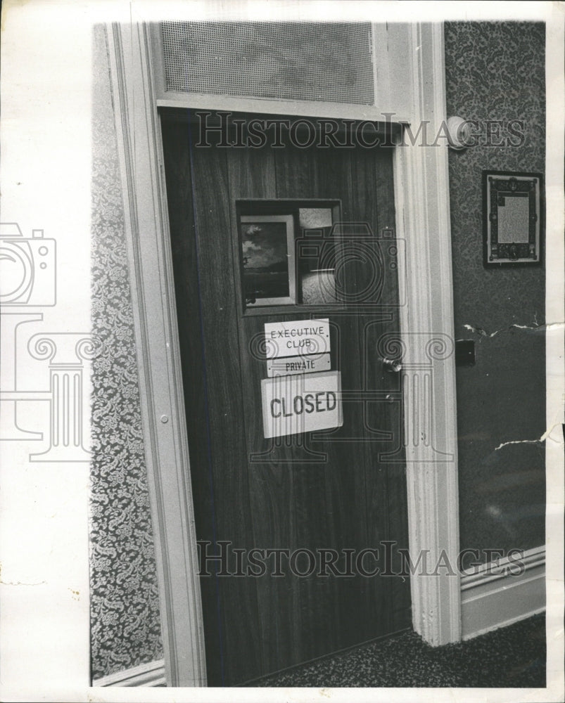 1969 Press Photo Moraine On The Lake Hotel Club Closed - RRW38853 - Historic Images