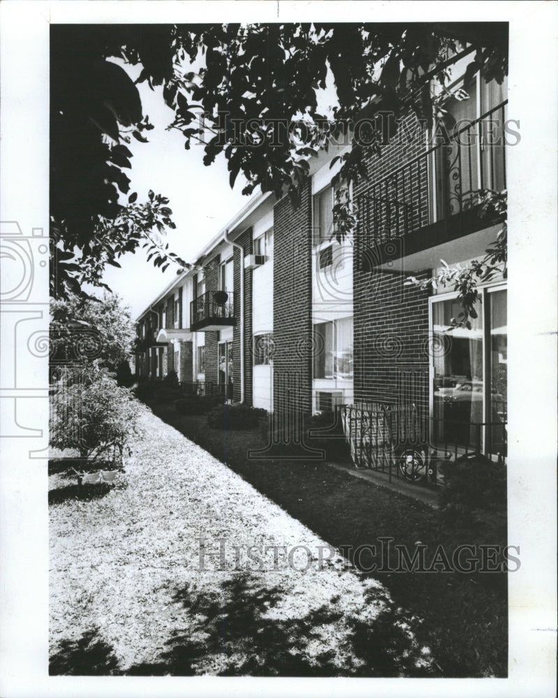 1977 Press Photo Apartment Complex/Greens Golf Mill - RRW39147 - Historic Images