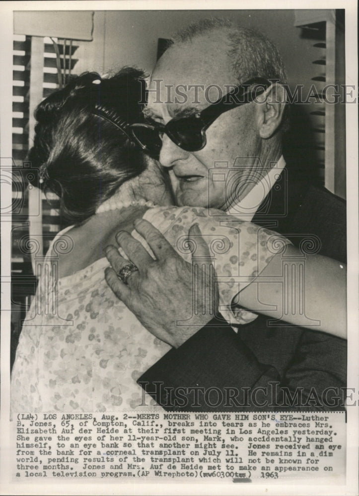 1963 Press Photo Eye Transport Recipient Meets Donor - RRW39359 - Historic Images