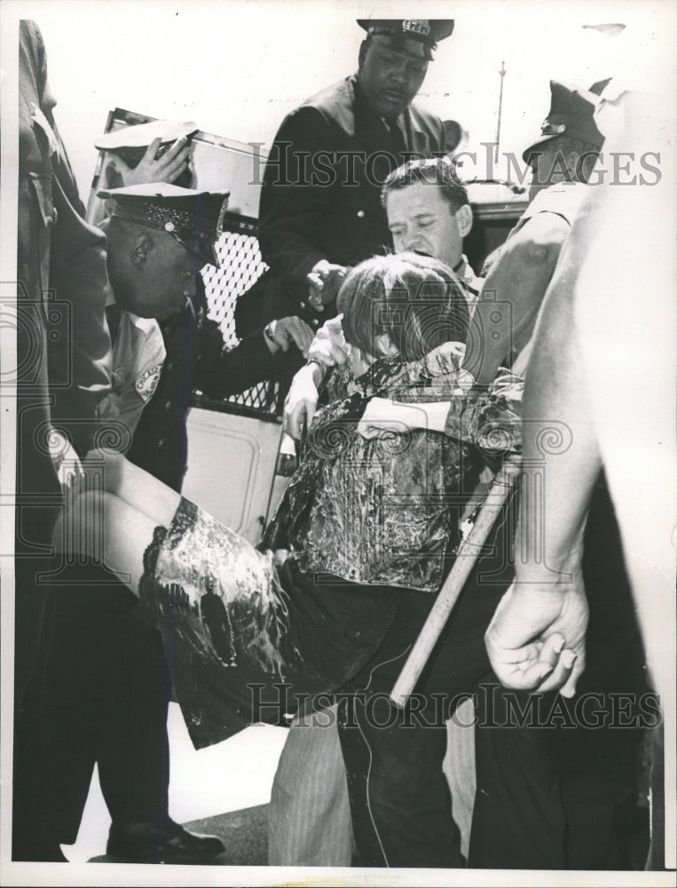 1965 Press Photo Demostrator Carried Away By Police - RRW39405 - Historic Images