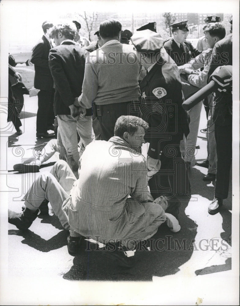 1965 Press Photo Demonstrators Arrested at Huac Hearing - RRW39419 - Historic Images