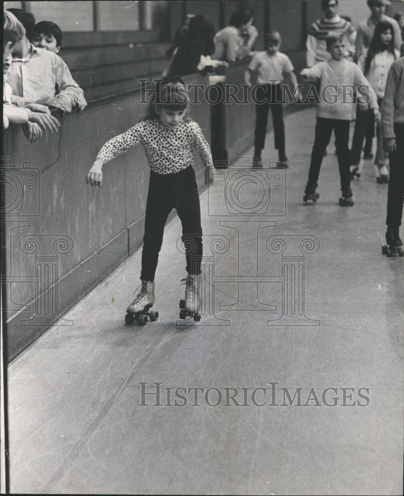 1969 Press Photo Little Girl Roller Skating Chicago - RRW39671 - Historic Images