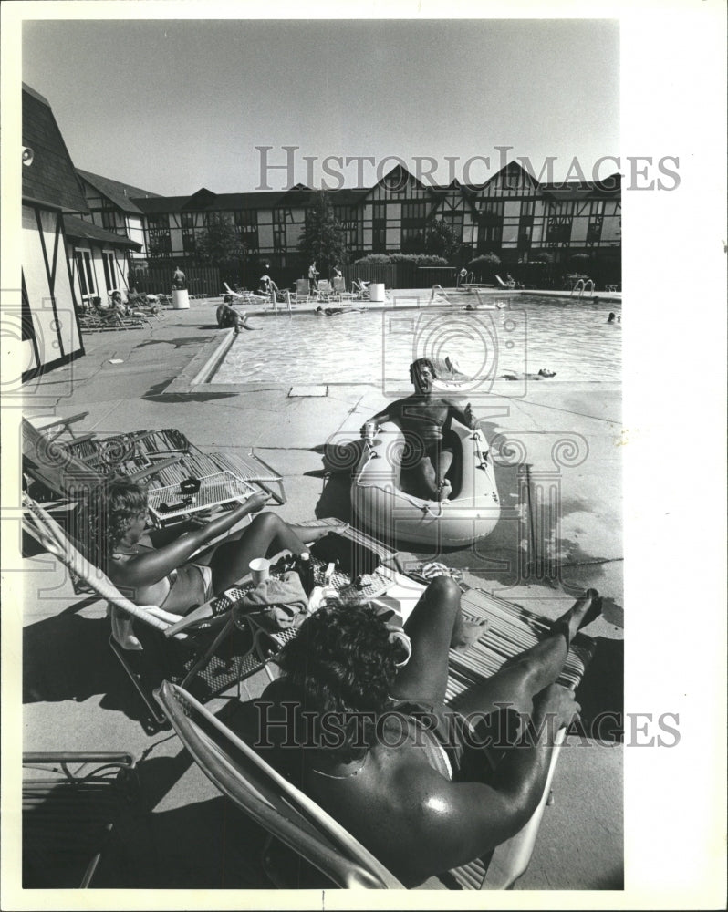 1983 Press Photo International Village in Schaumburg - RRW39705 - Historic Images