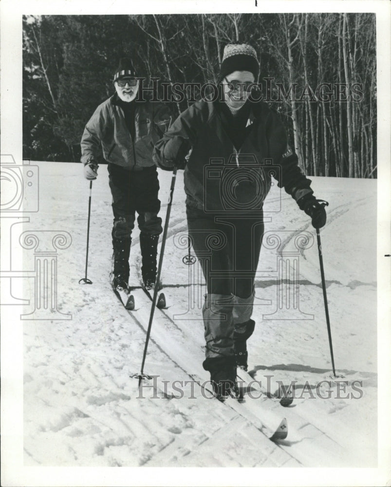 1985 Press Photo athletes cross country Sking - RRW39725 - Historic Images