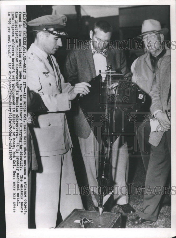 1957 Press Photo Air Force Col Dean Hess Newmen Object - RRW39739 - Historic Images