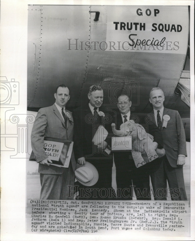 1970 Press Photo Truth Squad Start 6 City Tour - RRW39889 - Historic Images