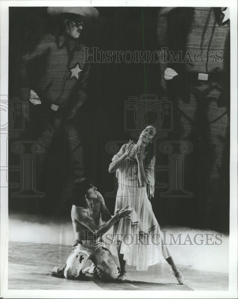 1984 Press Photo &quot;A Song for Dead Warriors&quot; - RRW40211 - Historic Images